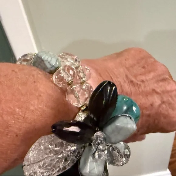 Chic Crystal and Semi-Precious Stone Bracelet - Picture 7 of 8